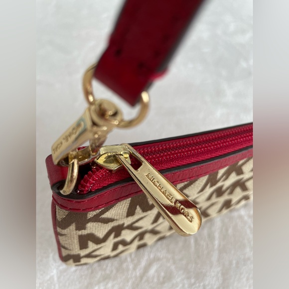 MICHAEL Michael Kors Signature
Jacquard Wristlet - Picture 6 of 12